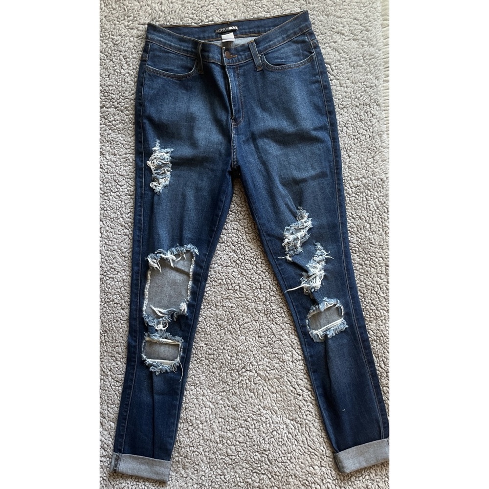 Fashion Nova Women’s size 11 (Waist 29) Blue Denim Ripped Jeans.